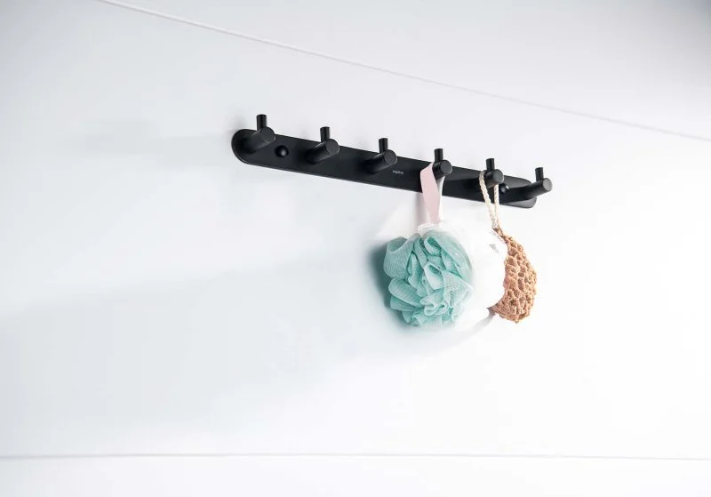 Планка с 6 крючками AQUATEK, матовый черный AQ4124MB ЕВРОПА