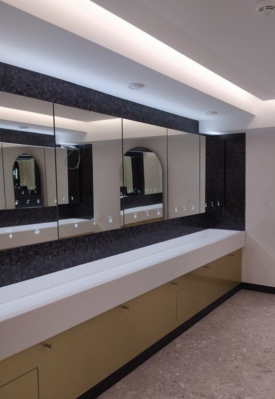 Sanela SLZN 84G Сушилка для рук для установки за зеркалoм