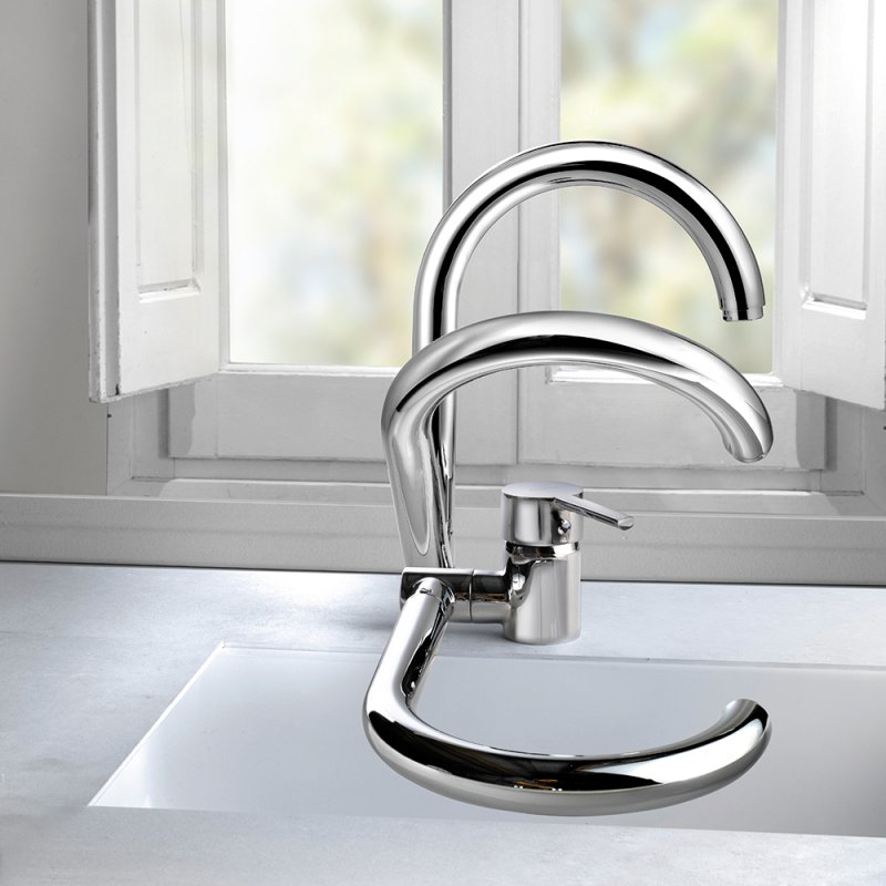 Смеситель высокий для кухни однорычажный поворотный с откидным изливом 3369 DRAKO