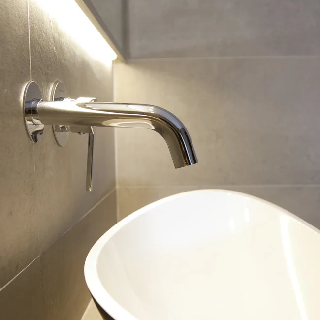 Встраиваемый однорычажный смеситель для раковины на раздельных пластинах 190 мм DRAKO 332102 Встраиваемый однорычажный смеситель для раковины на раздельных пластинах 190 мм DRAKO 332102