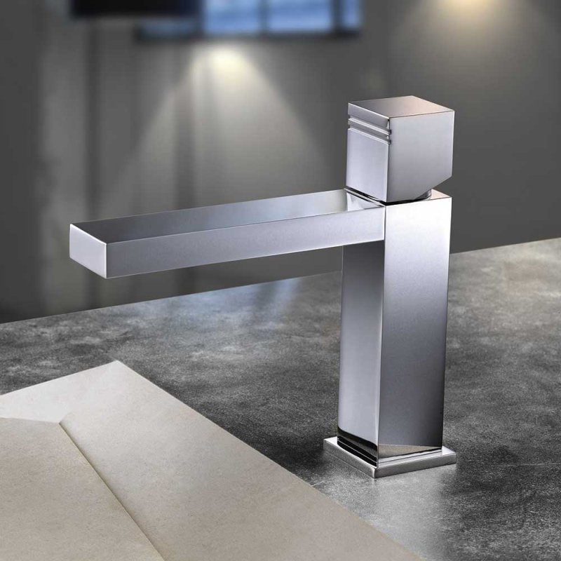 Смеситель высокий для раковины чаши однорычажный KUATRO 4702 (L)