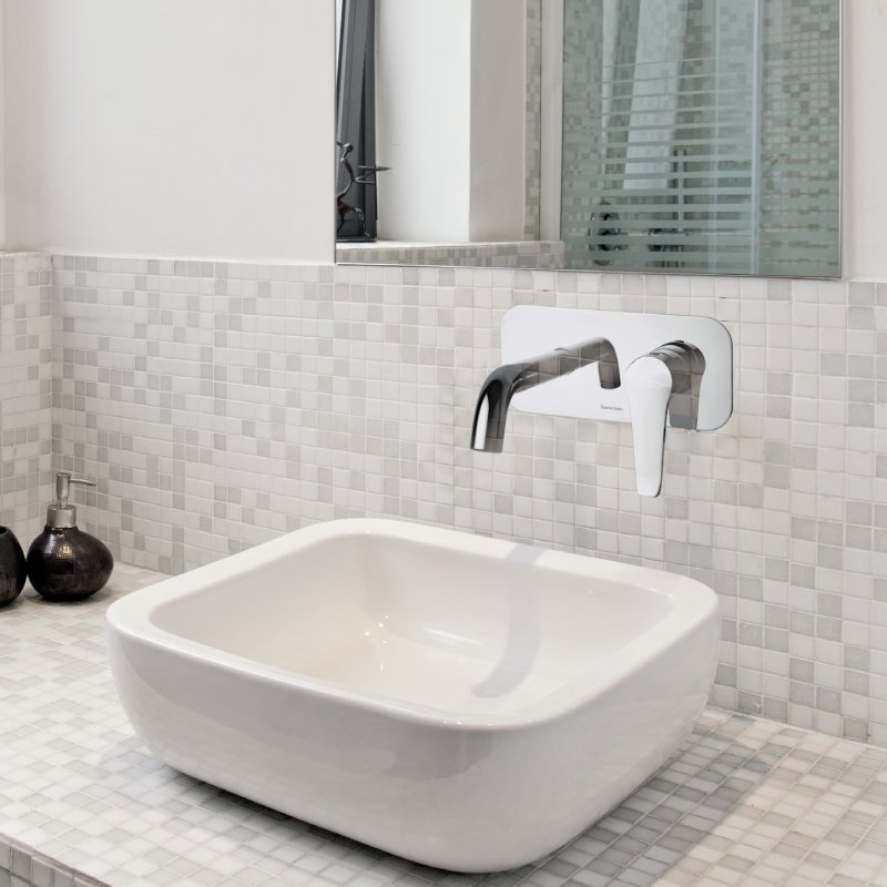 Встраиваемый однорычажный смеситель для раковины на цельной пластине 190 мм YPSILON PLUS 642002