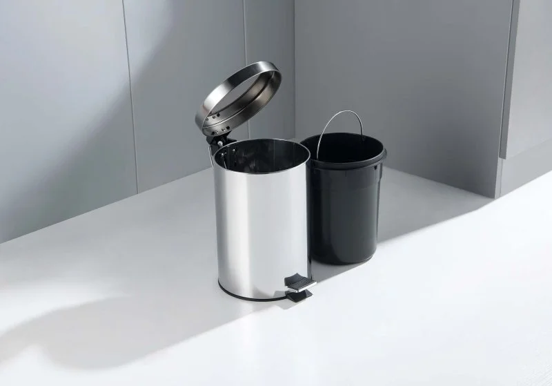 Корзина для мусора с педалью, 8л AQUATEK, полир. хром AQ4992CR
