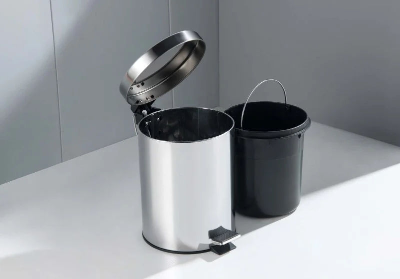 Корзина для мусора с педалью, 5л AQUATEK, полир. хром AQ4991CR