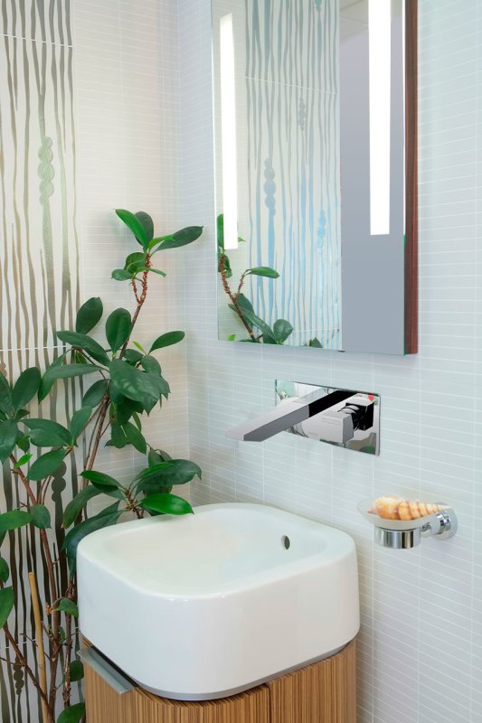 Встраиваемый однорычажный смеситель для раковины на цельной пластине 190 мм KUATRO 4720