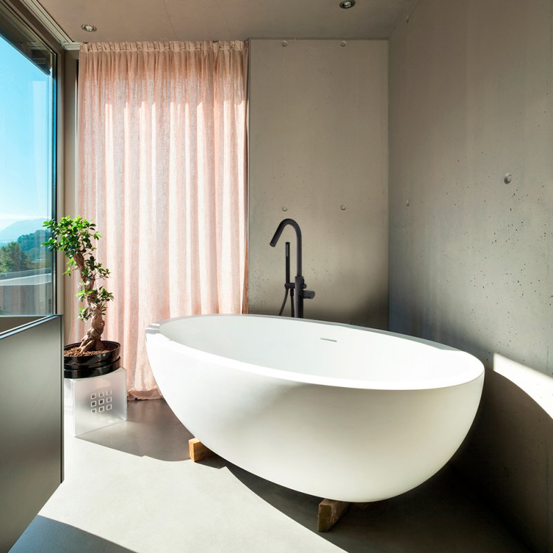 Напольный однорычажный смеситель для ванны TZAR 348503SNM Черный