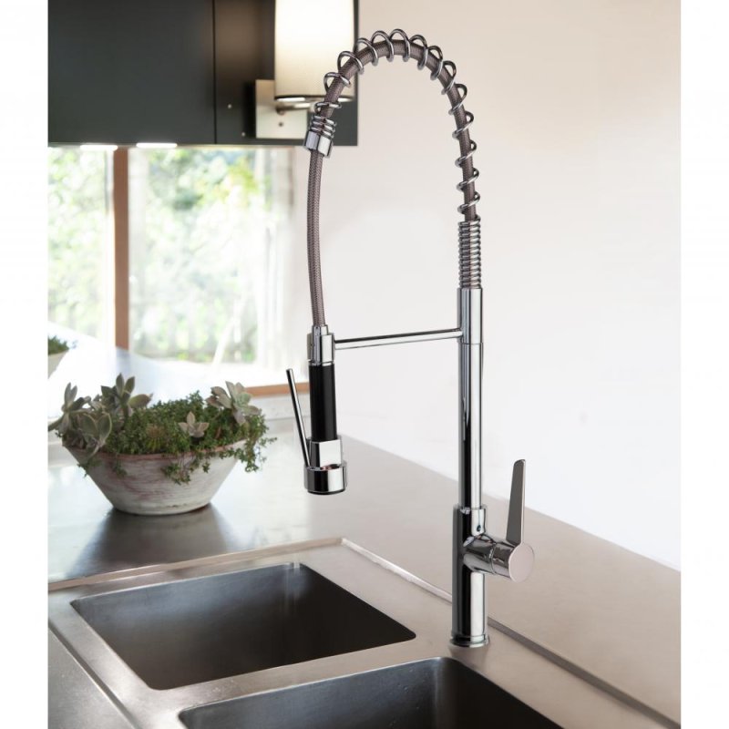 Смеситель высокий для кухни профессиональный, с гибким шлангом и поворотным изливом KITCHEN 386701MC