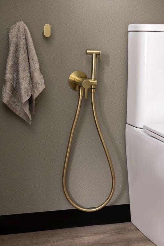 Гигиенический душ встраиваемый с магнитным клапаном и латунной лейкой 336801WCOC золото